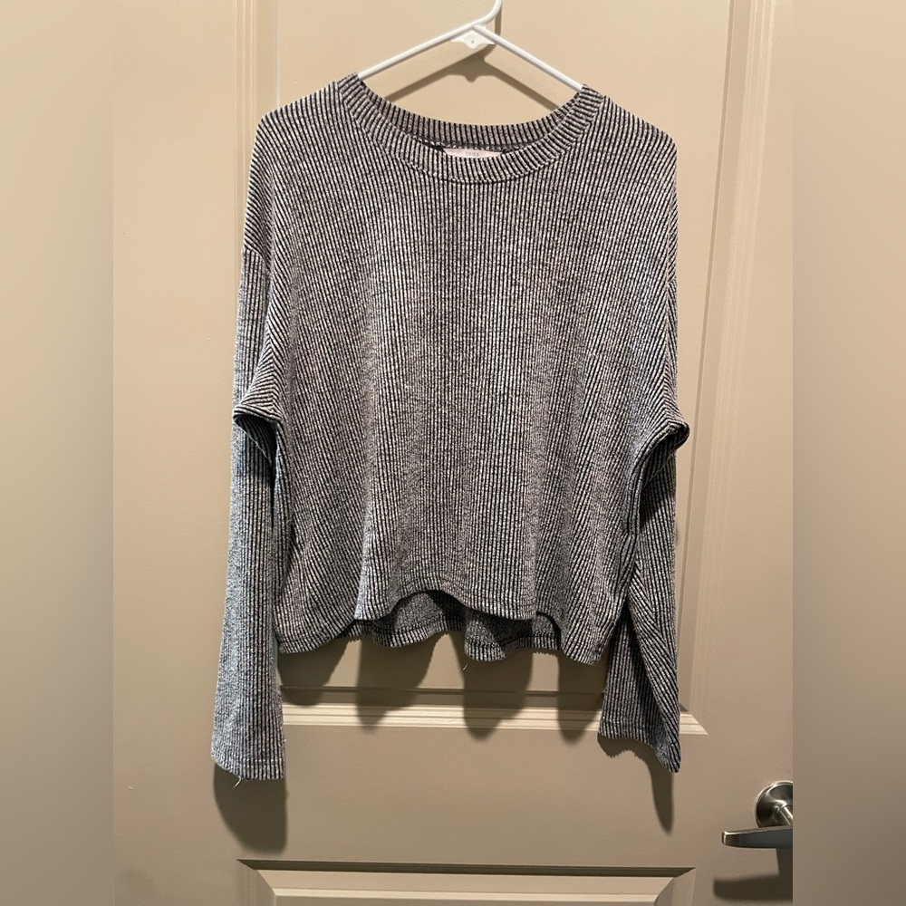 Time and Tru Charcoal Ribbed Knit Top
